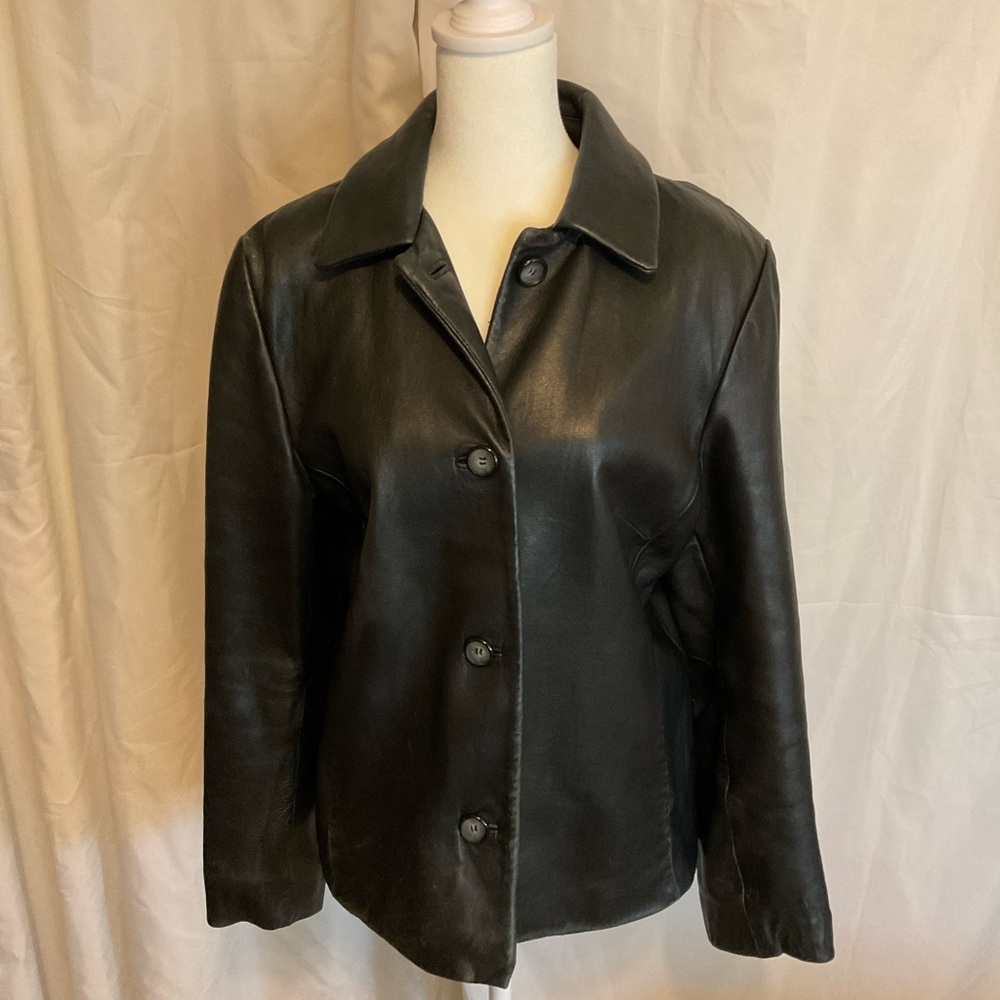 Colebrook and Co. ladies, black leather jacket in mint condition. Size M.